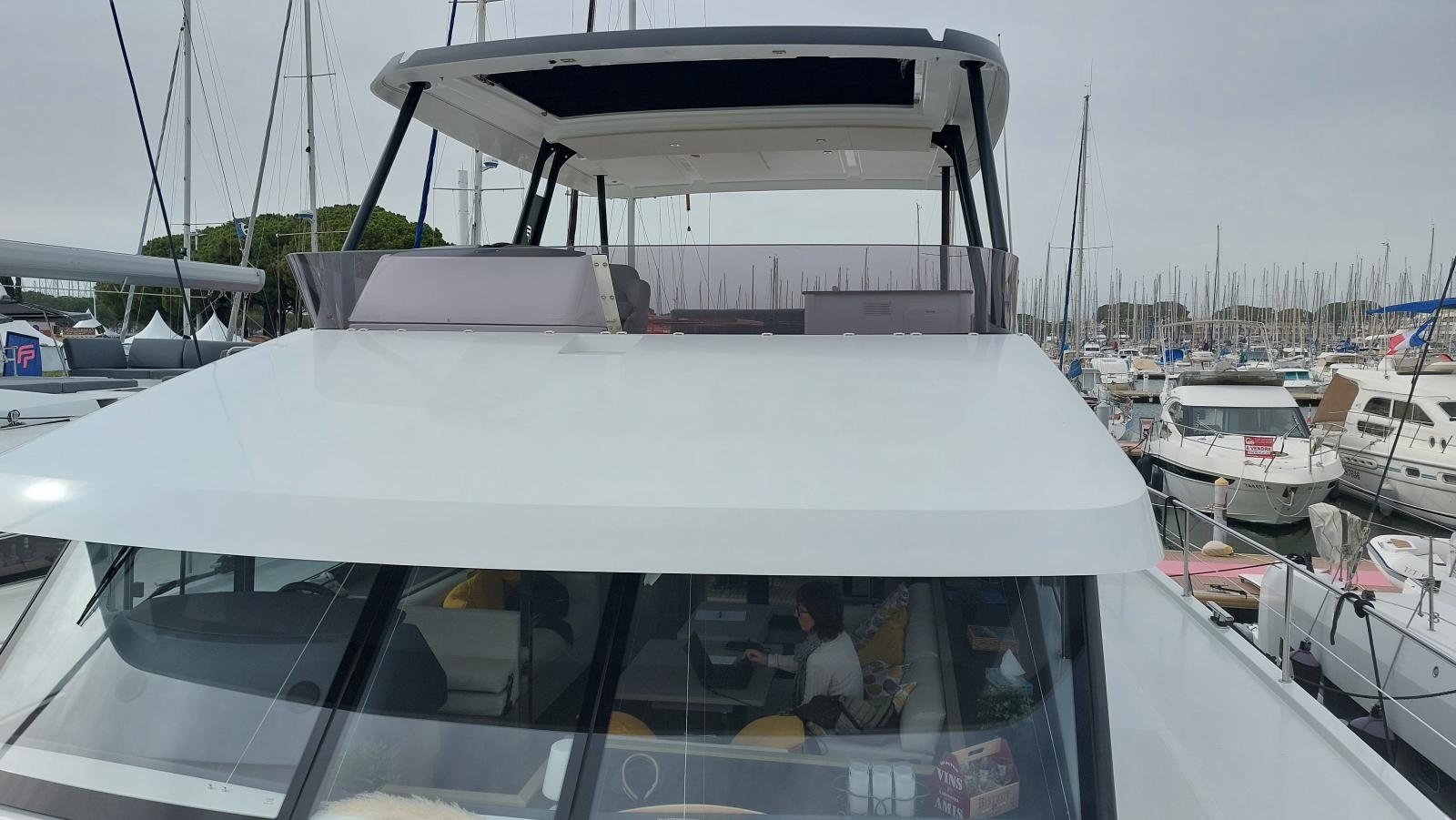 FOUNTAINE PAJOT MY 6