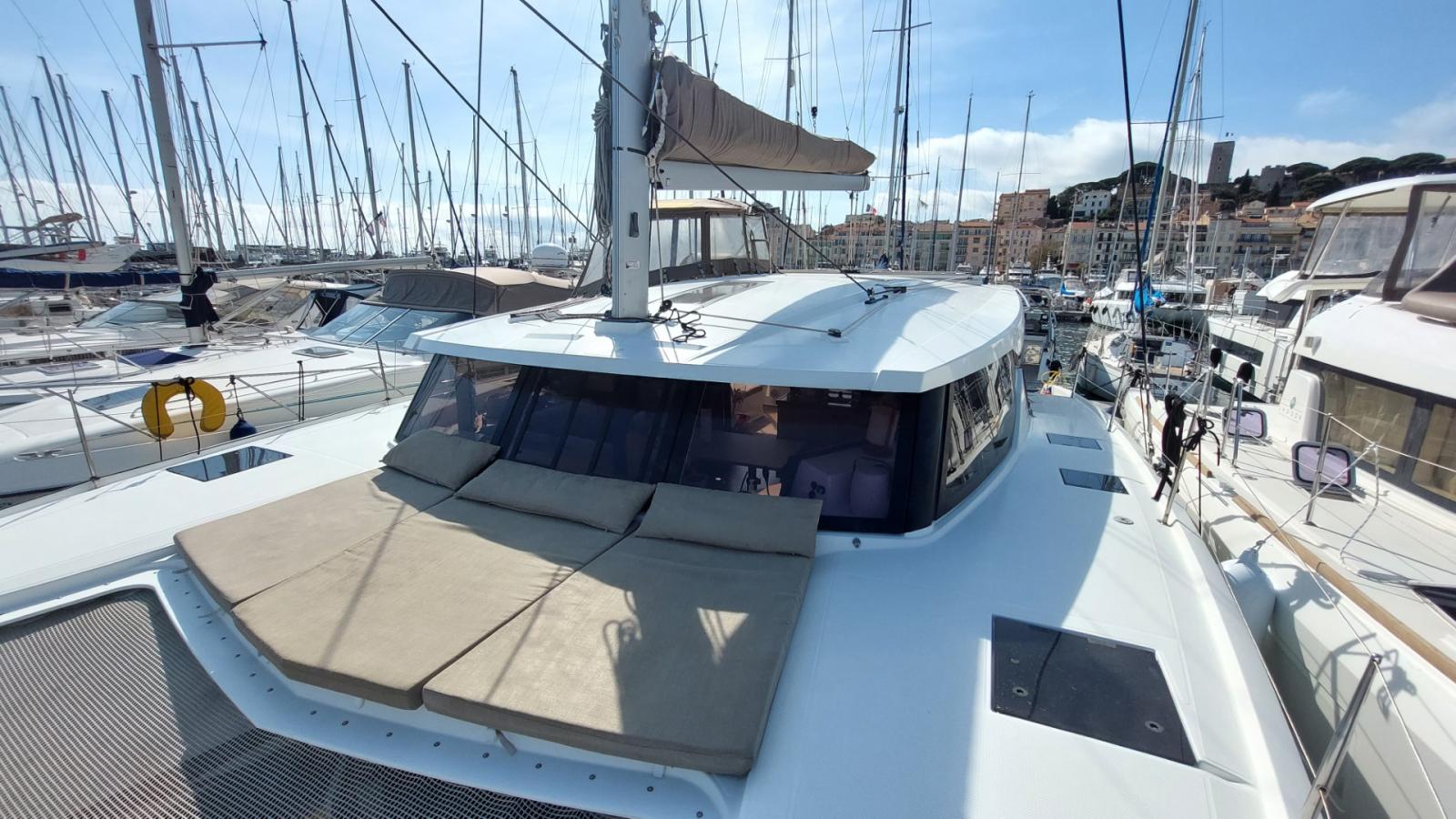 FOUNTAINE PAJOT Lucia 40
